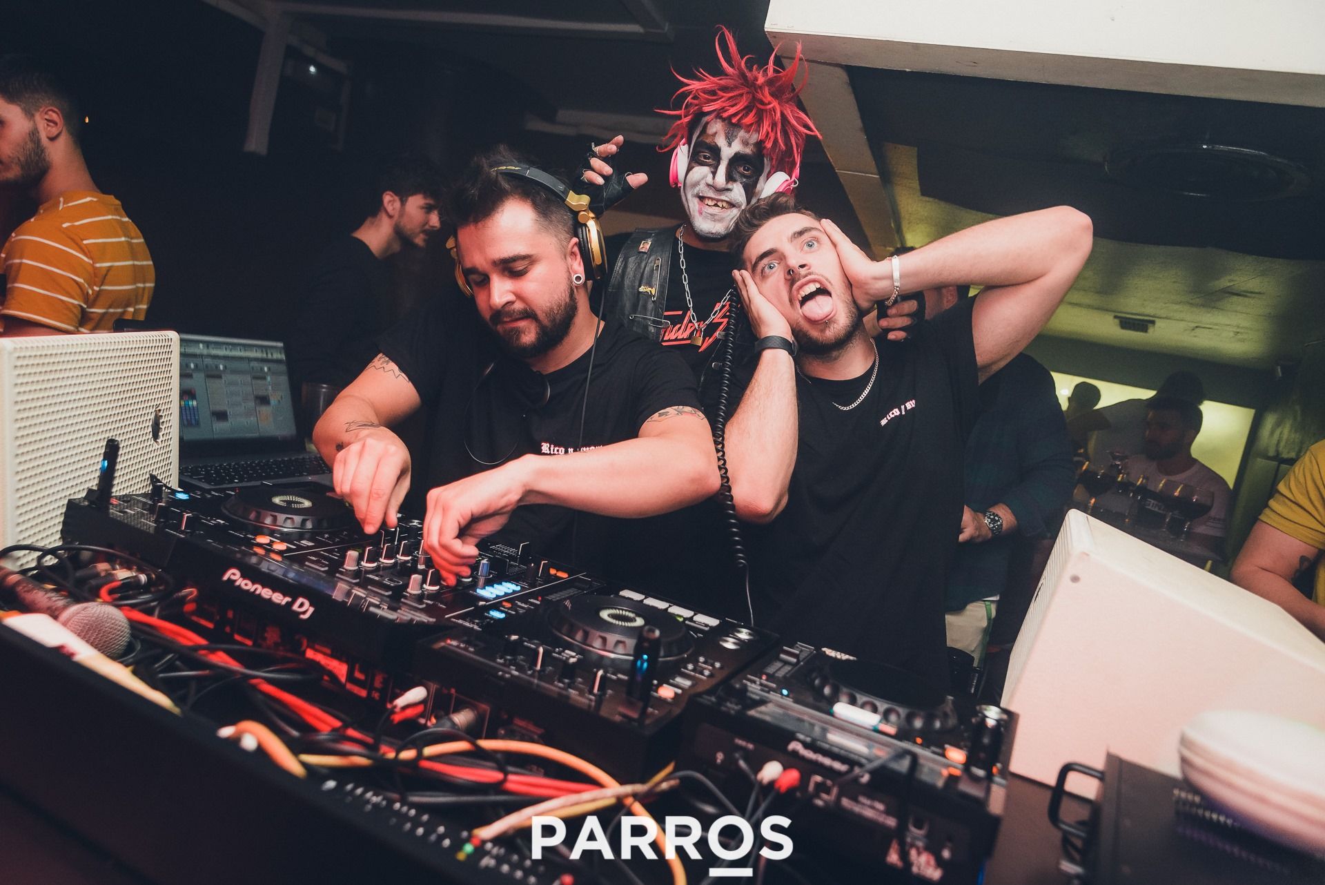 SALA PARROS ANIVERSARIO