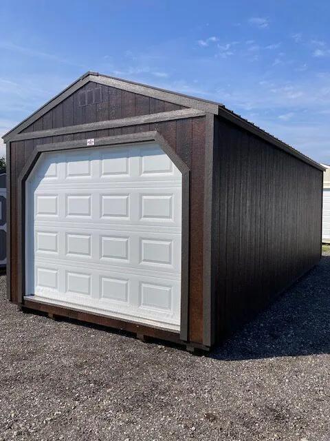 12Ă—24 Garage at the Carleton location