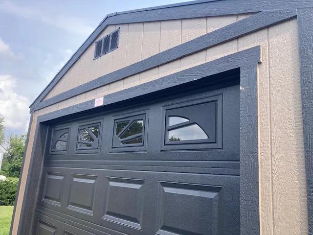12Ă—24 Garage at the Carleton location
