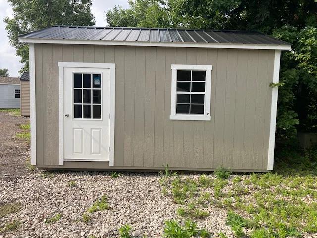 12×16 Garage at the Carleton location