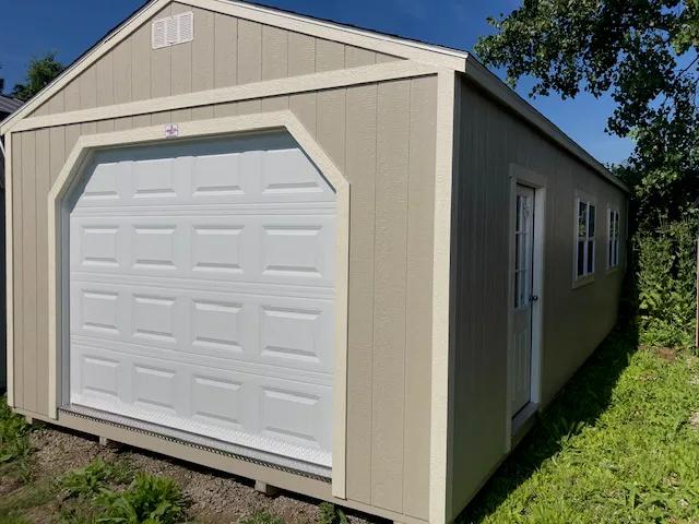 14×32 Garage at the Carleton location