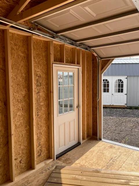 12×16 Garage at the Carleton location