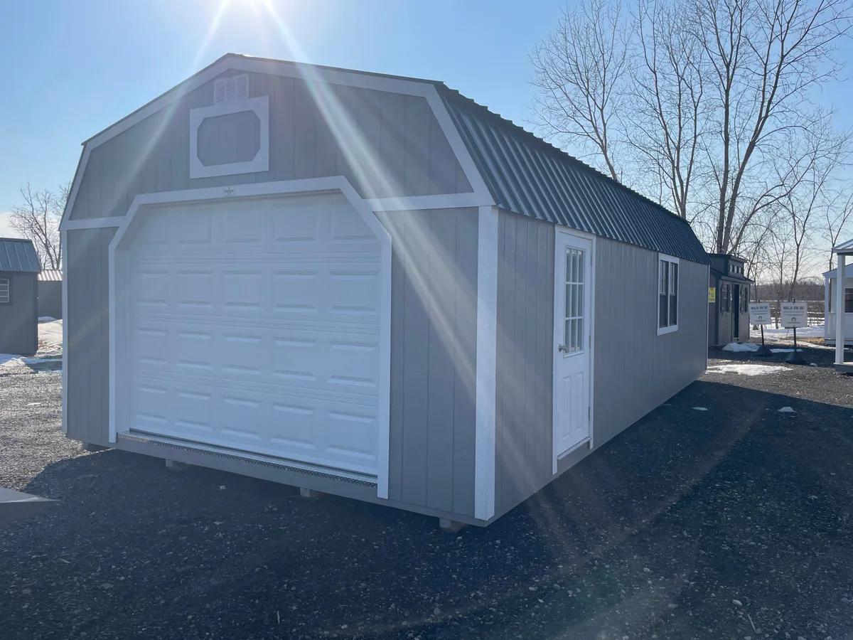 16×32 Lofted Garage at the Carleton location
