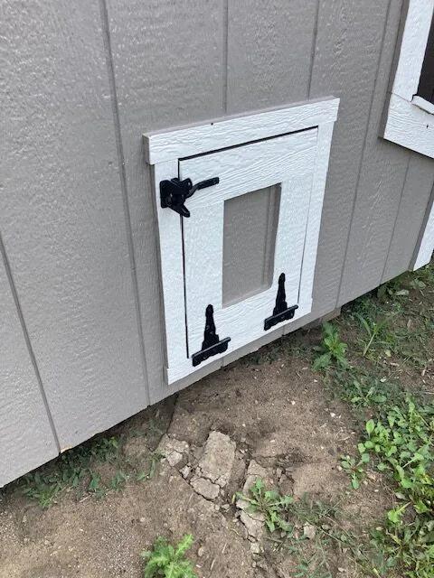 8×8 Chicken Coop at the Carleton location