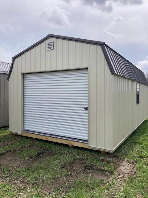 14×24 Lofted Garage at the Carleton location
