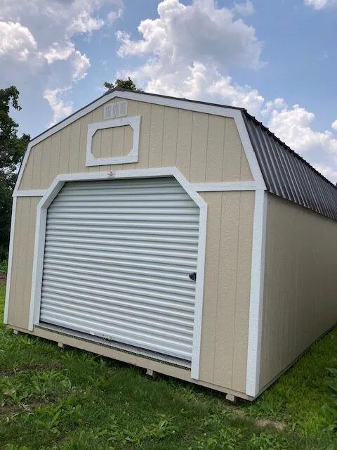 14×24 Lofted Garage at the Carleton location