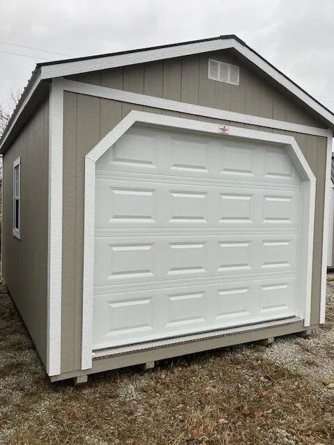 12×16 Garage at the Carleton location