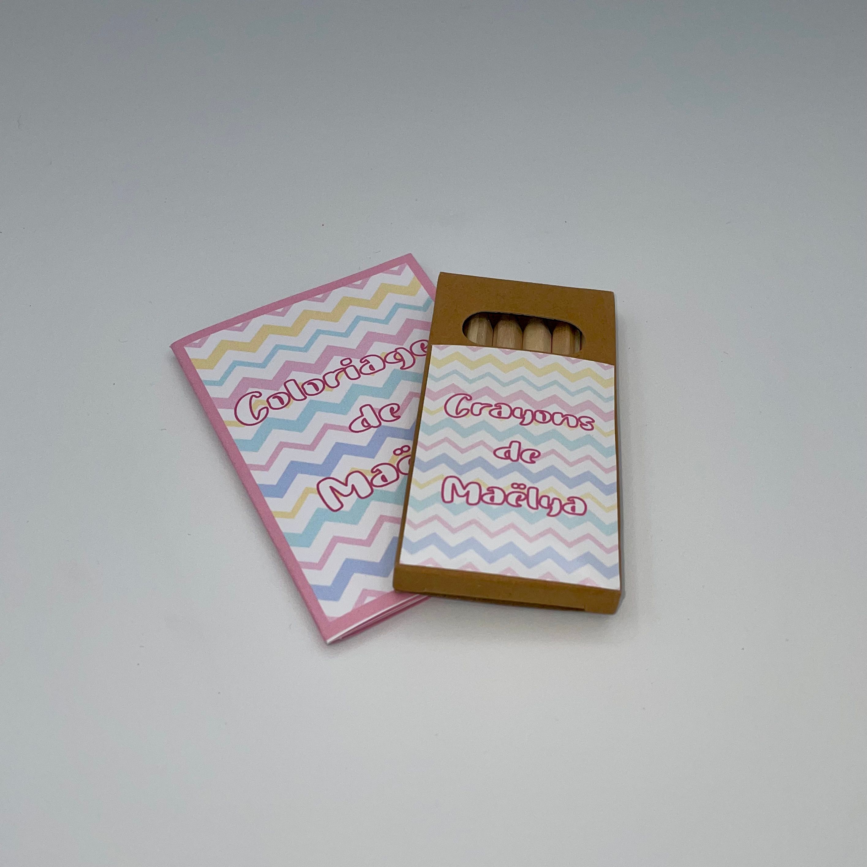 Mini coloriages + boîte à crayons
