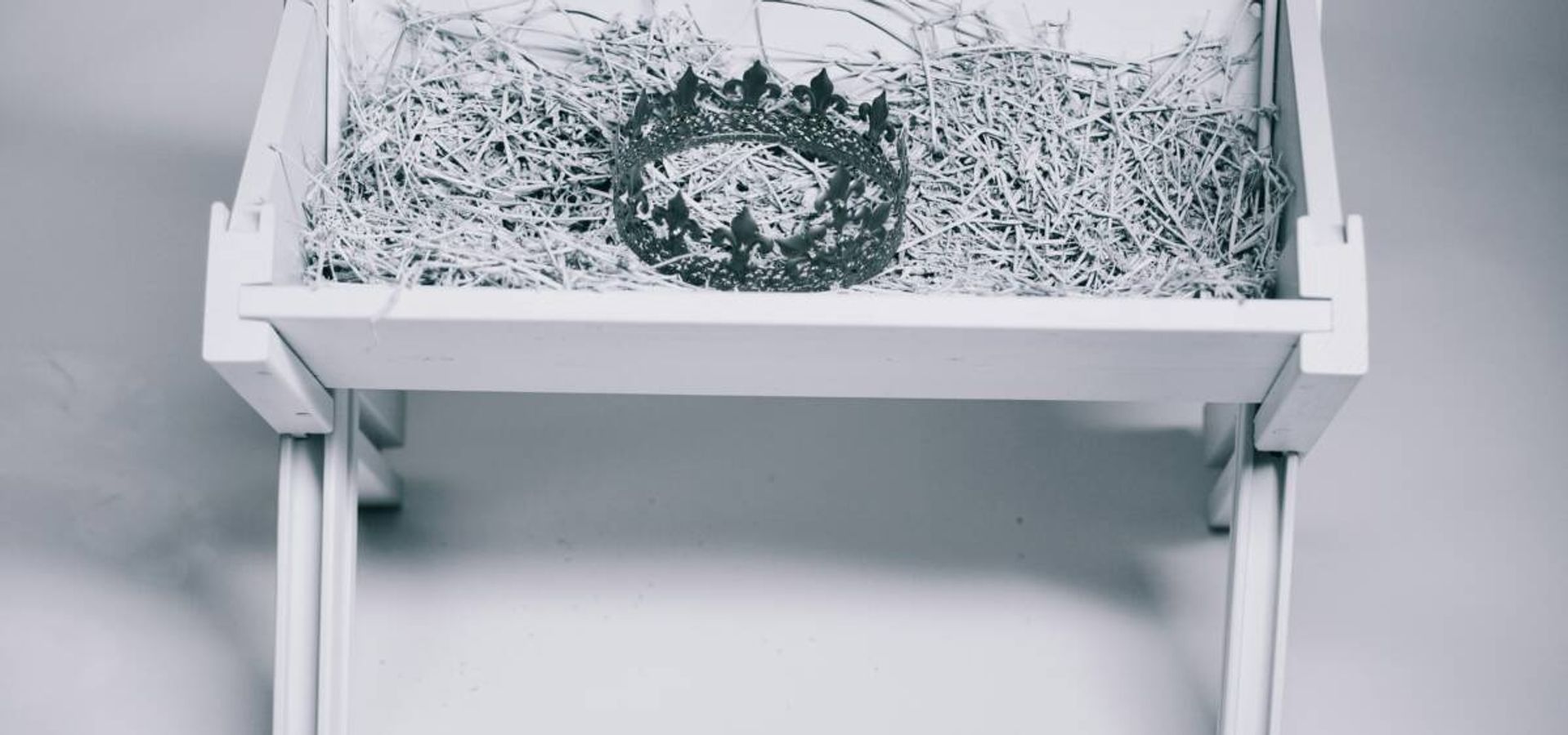 ¿Cuál fue el Motivo Profético por el que Yeshúa fue Envuelto en Telas y Nació en un Pesebre?