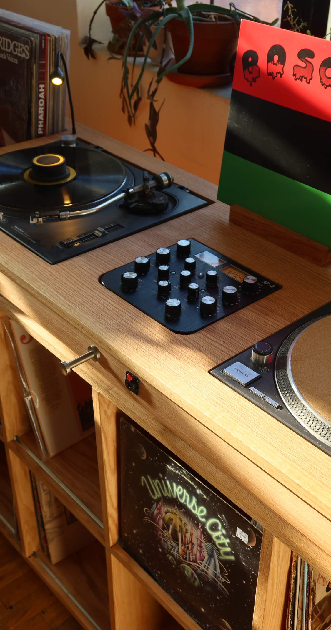 dj-booths-sound-furniture-2