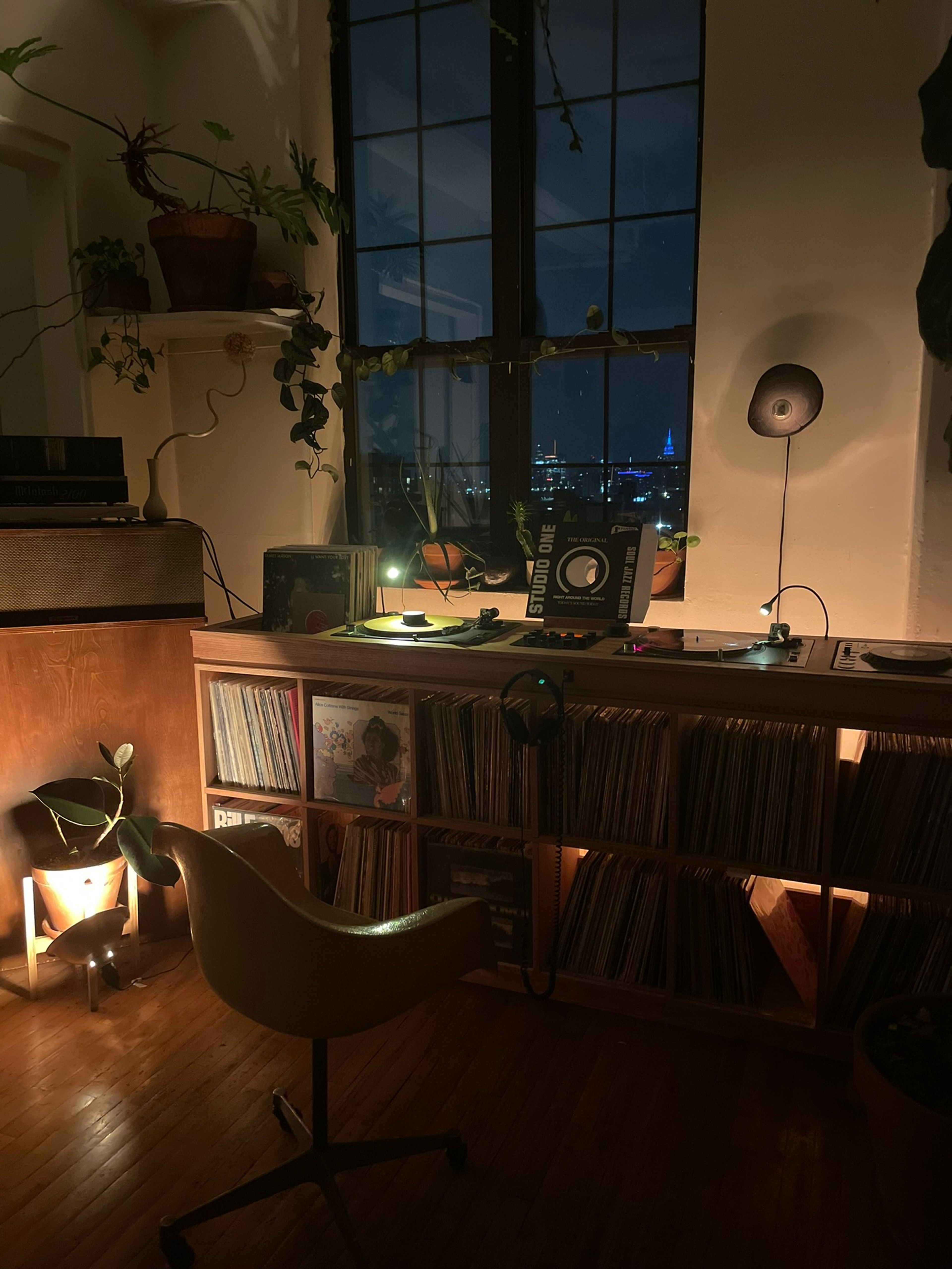 dj-booths-sound-furniture-9