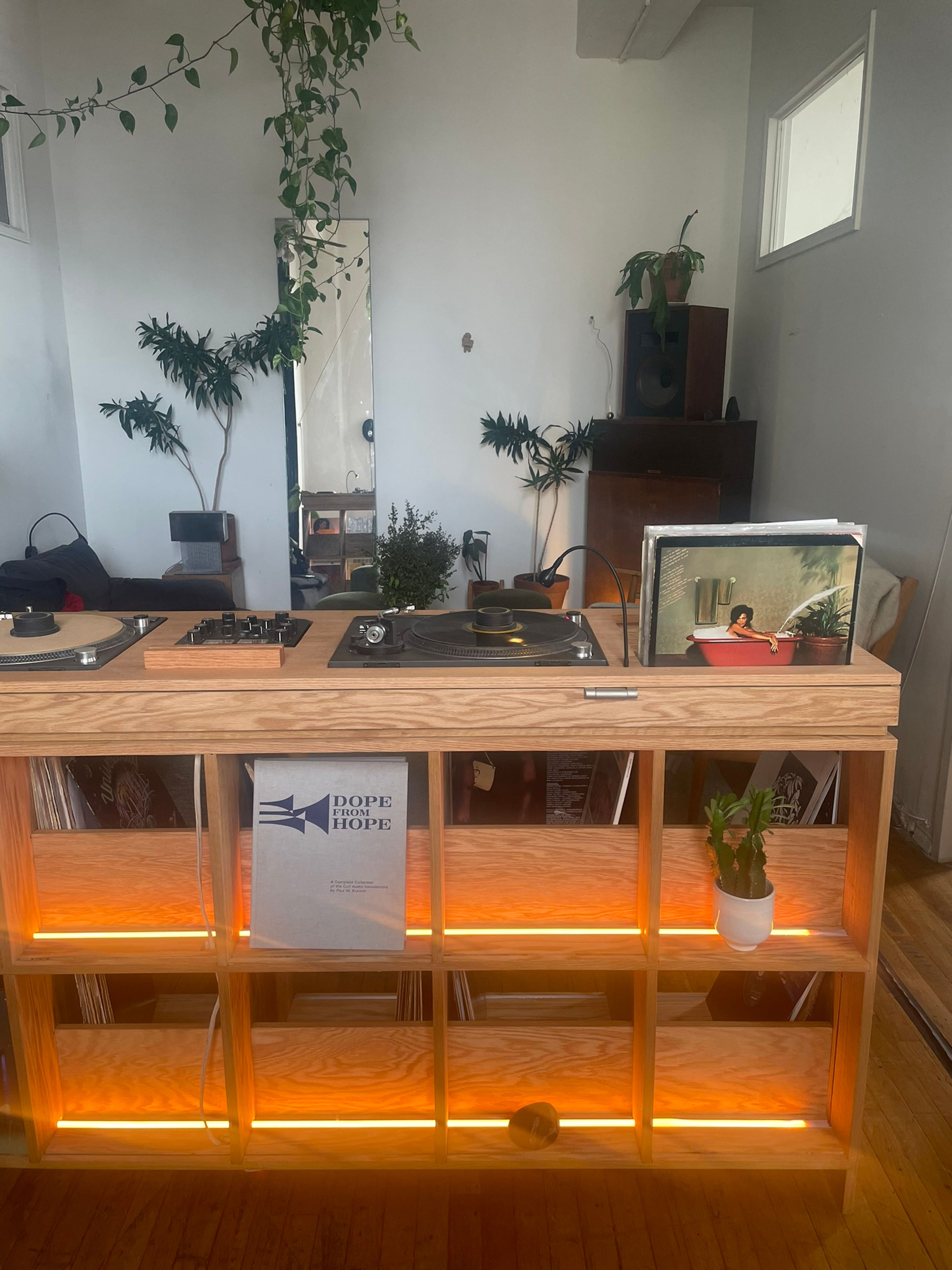 dj-booths-sound-furniture-8