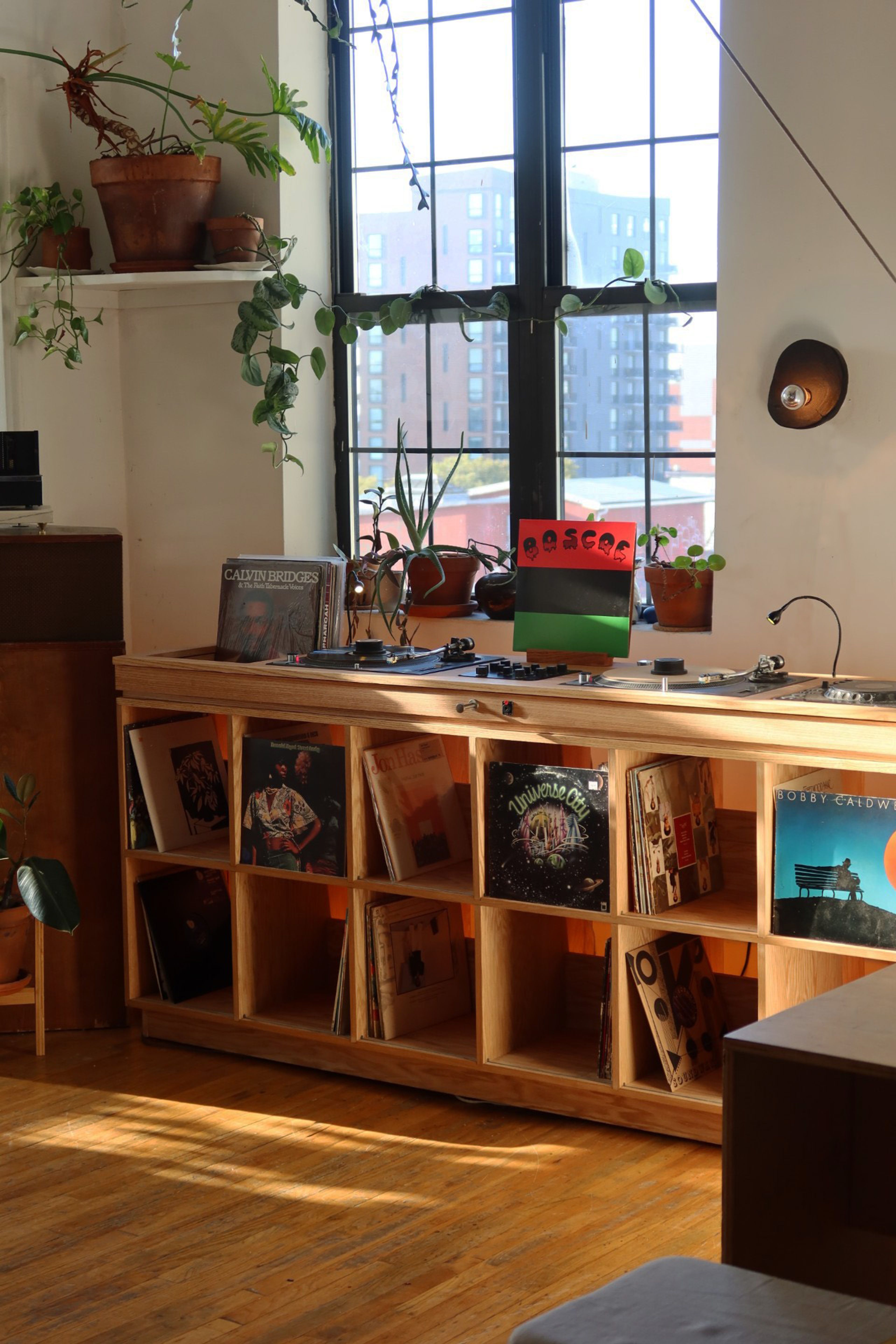 dj-booths-sound-furniture-1
