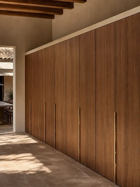 Suite de Armario Canopy con Galería de Valet Red Dot
