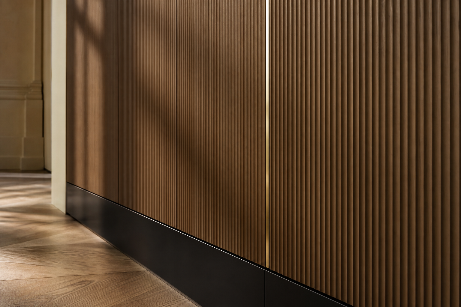 Fadior Miroir Wall Panel Suite with Reeded Pearl Glide Plane — close-up of stainless steel finish and hardware detail