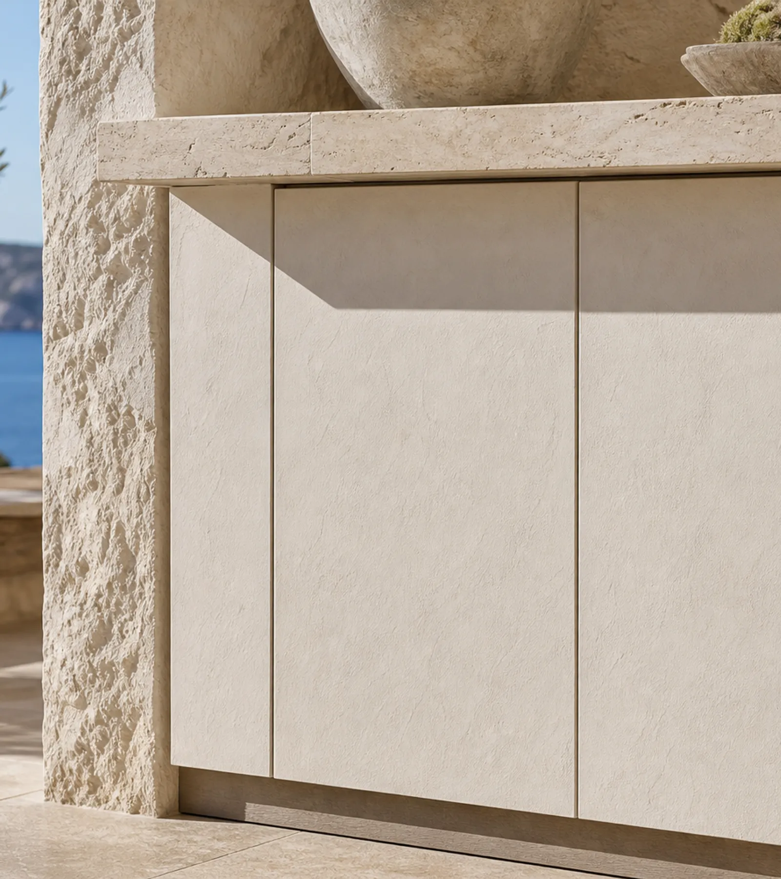 Suite de Armario de Vinos Grotto con Nicho de Cata Terrazzo acabado y detalle