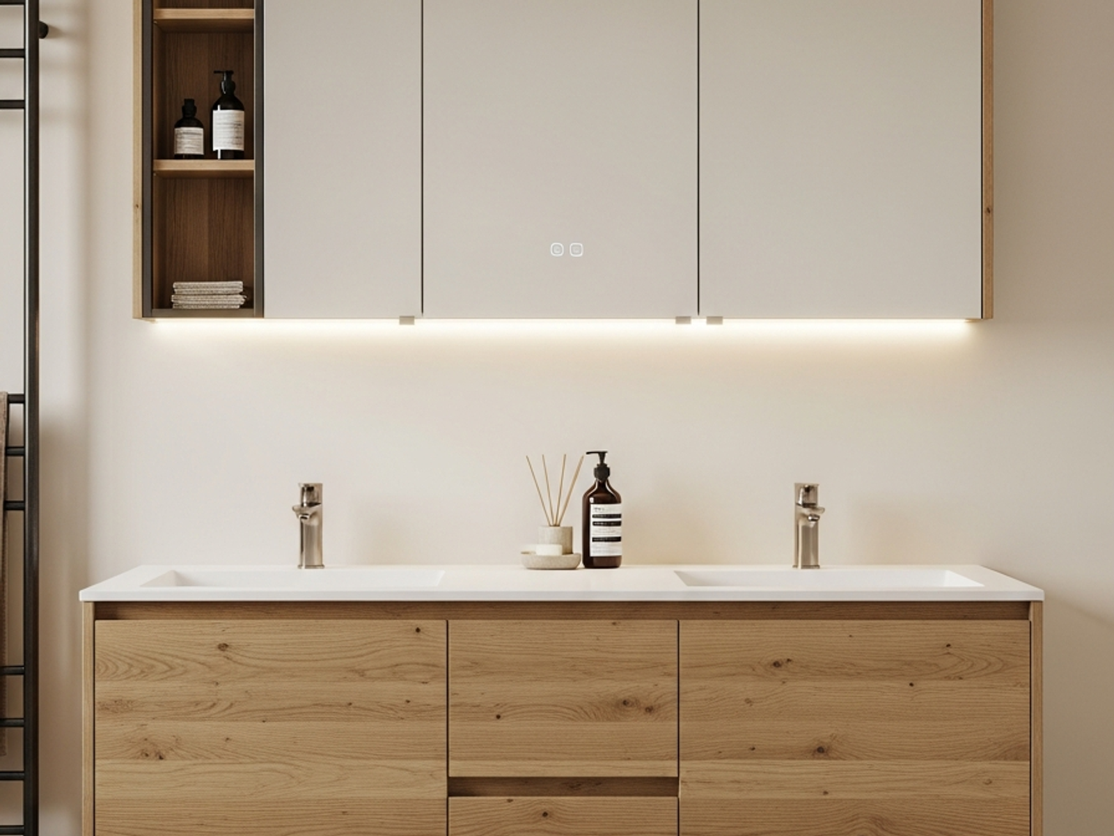Alcove Bath and Vanity Suite hero view