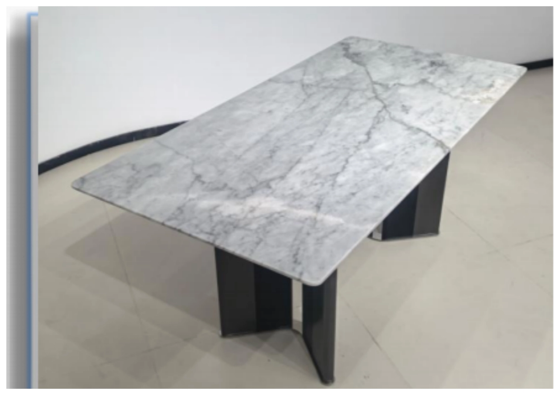 Mesa de comedor de mármol con sobre de piedra vista del producto