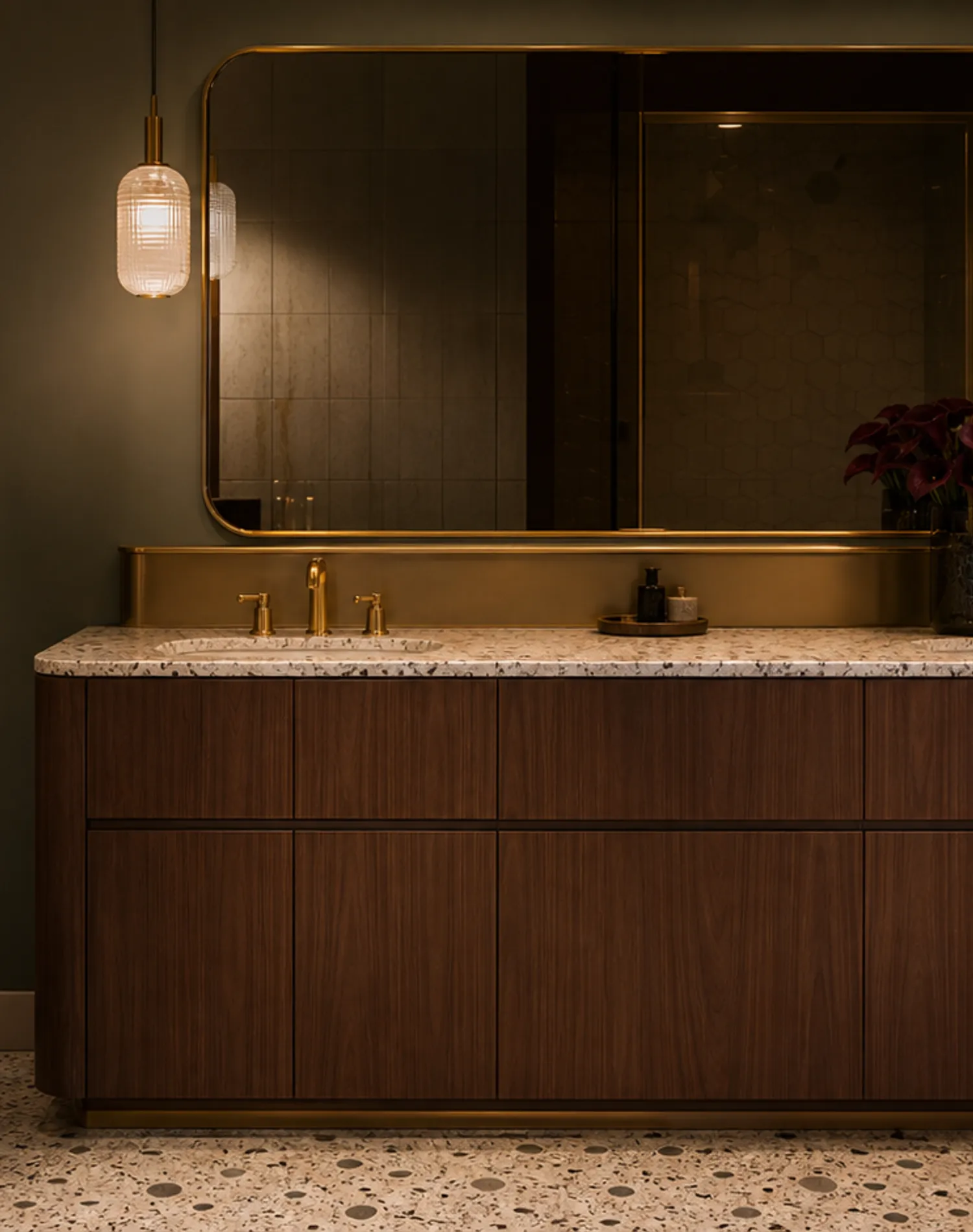 Suite de Baño y Tocador Verve con Peana de Espejo en Bronce estudio de adaptación