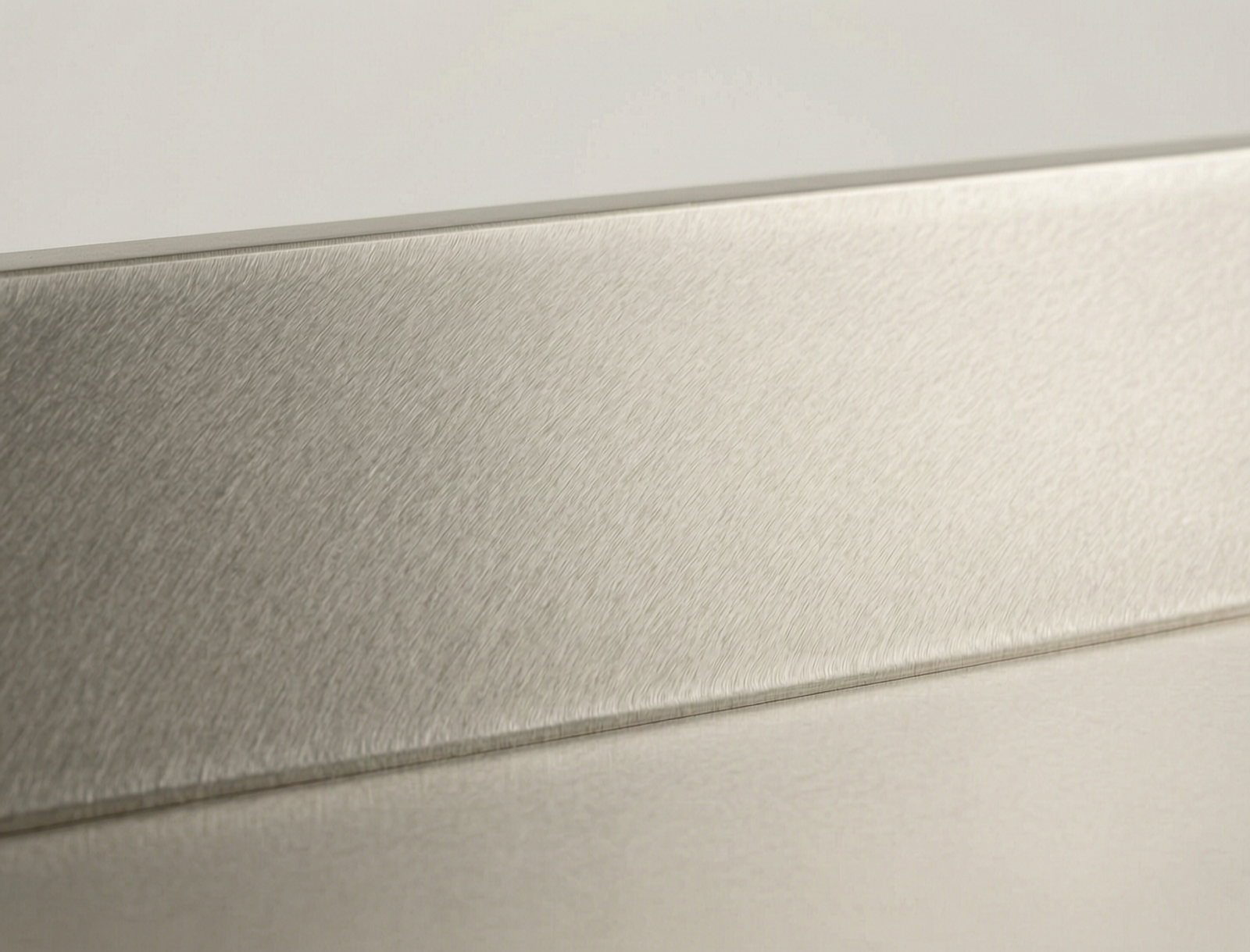 201 Stainless Steel (Competitor Reference) in natural light — Fadior