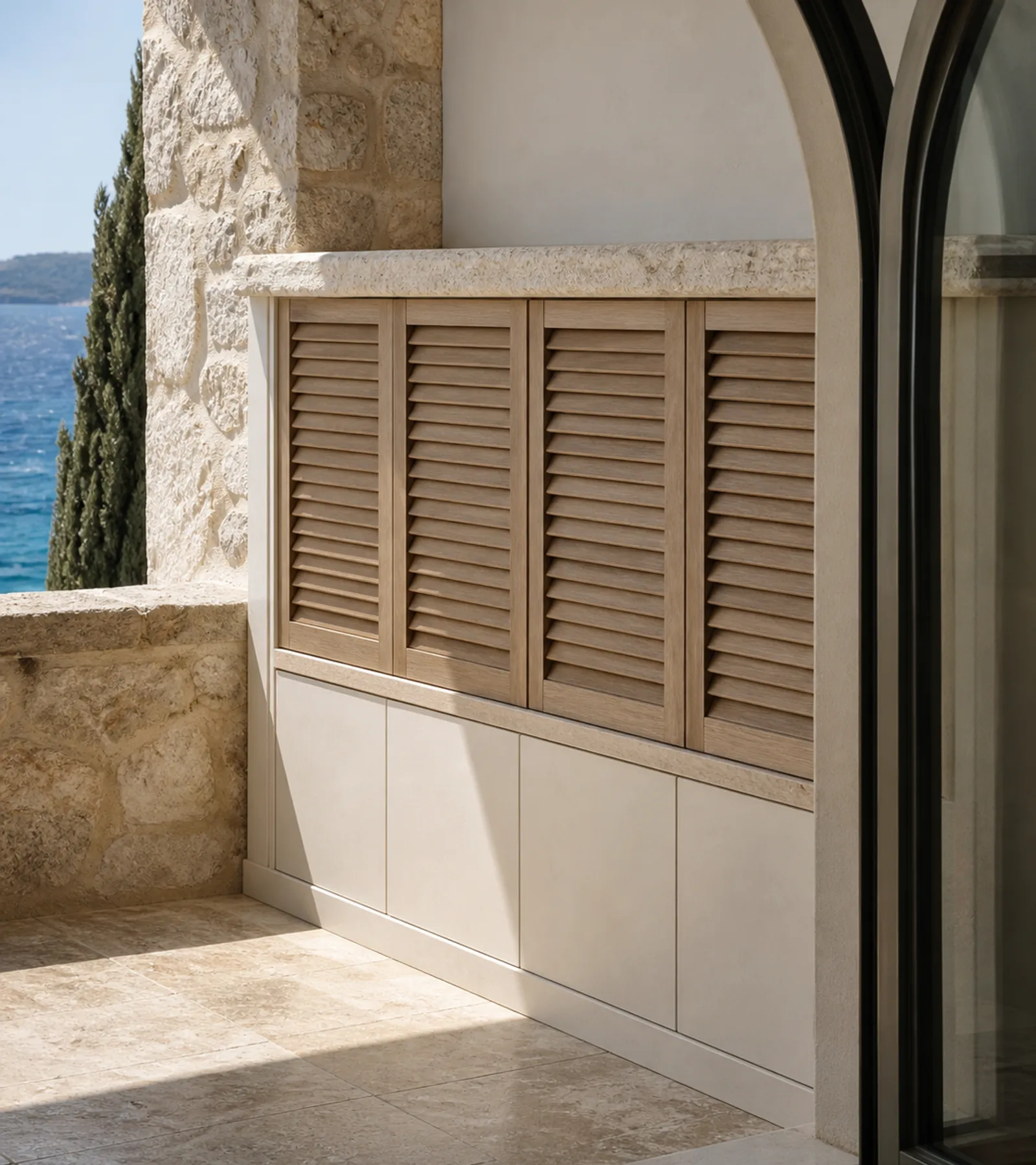 Cannes Storm Shutter Storage Bay acabado y detalle