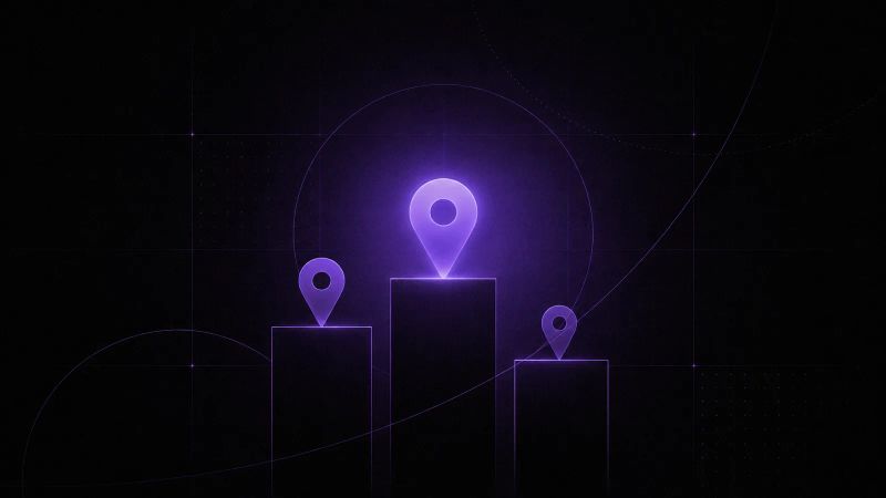 Три картографічні маркери на подіумі різної висоти