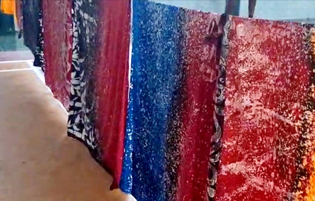 Penjemuran Batik TGP setelah proses pencucian hingga kering sempurna.