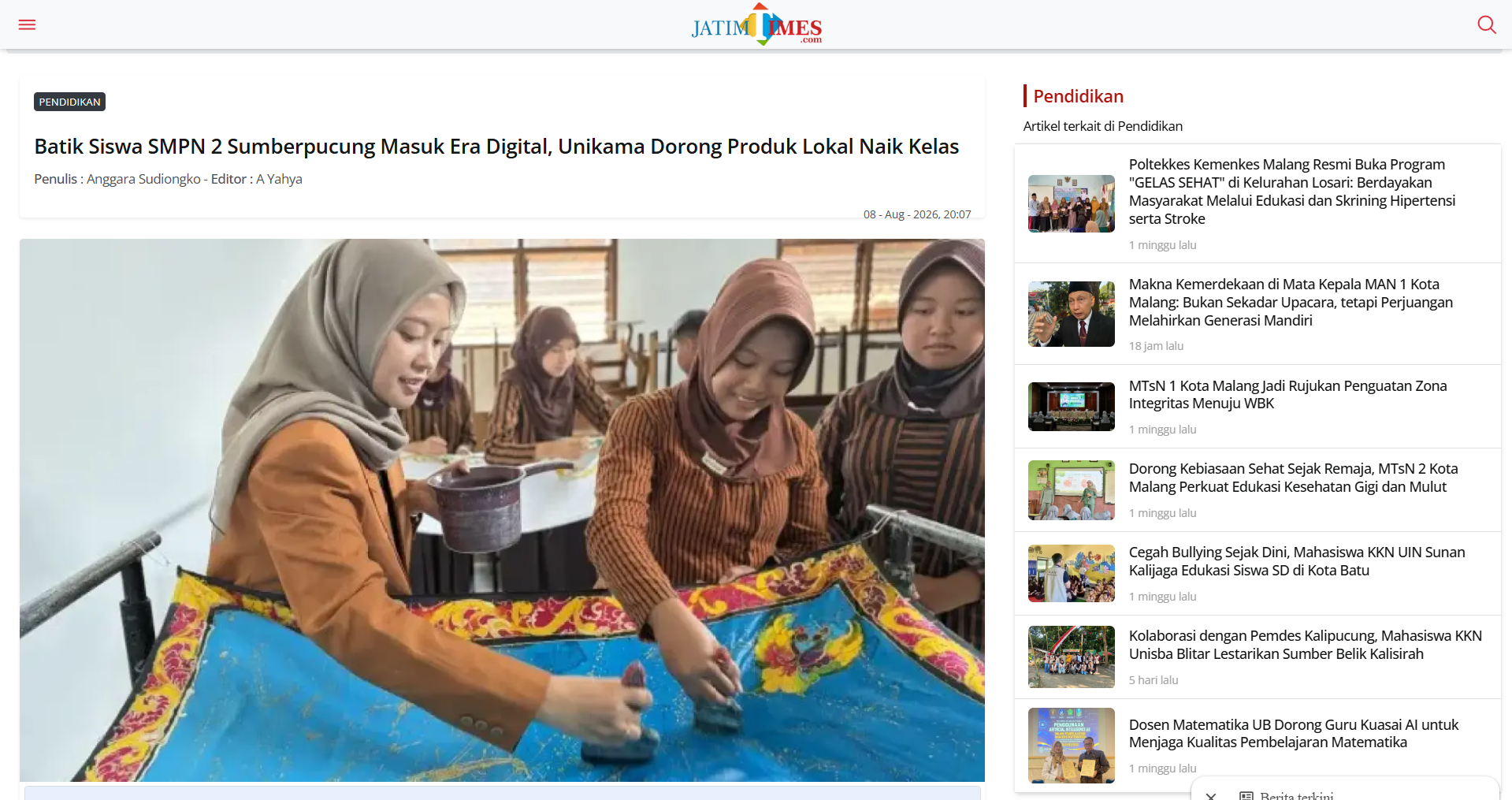 Praktik pewarnaan batik tulis siswa SMPN 2 Sumberpucung bersama Tim PKM Unikama.
