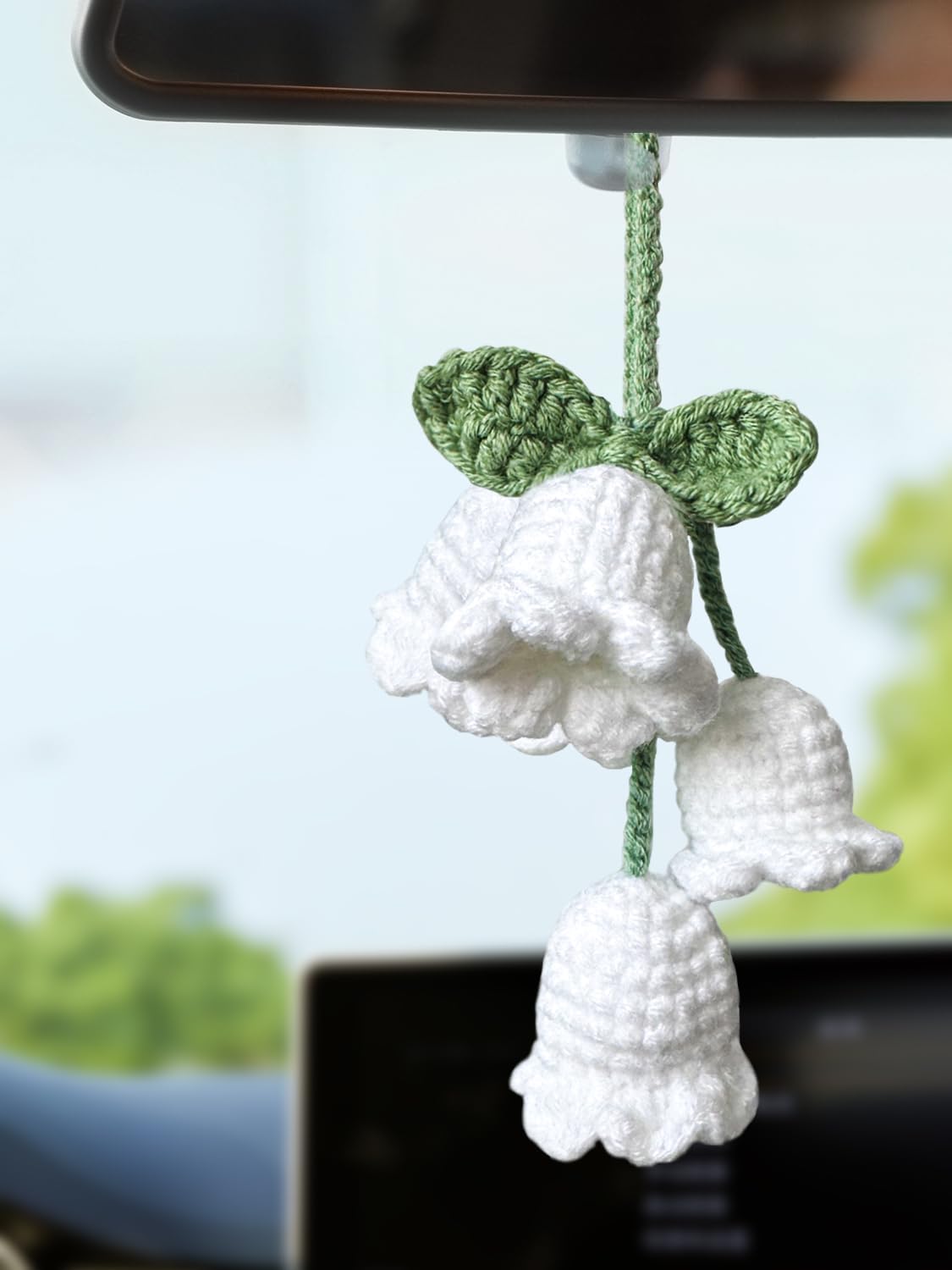 pendentif de rétroviseur fleur blanche