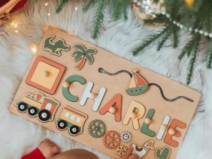 Puzzle en bois personnalisé au prénom de l’enfant