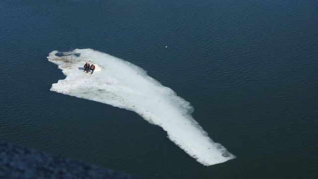 2 Anglers Step Onto Sketchy Ice And End Up Floating Down River