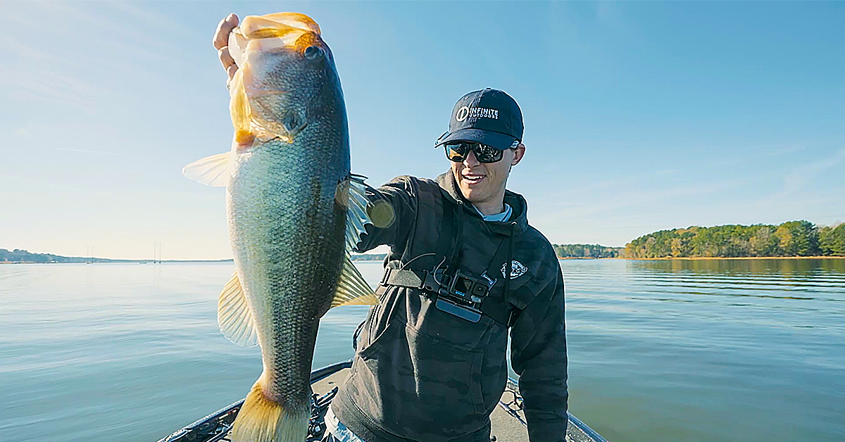 Video: Winding Deep Crankbaits In Cold Water For Fat Bass