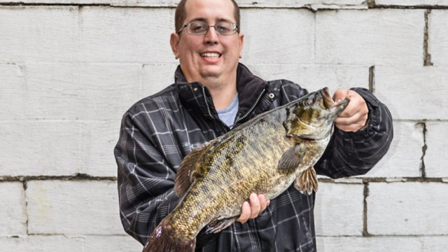 7+ Pound Smallmouth Caught Downtown Chicago (Breaks State Record)