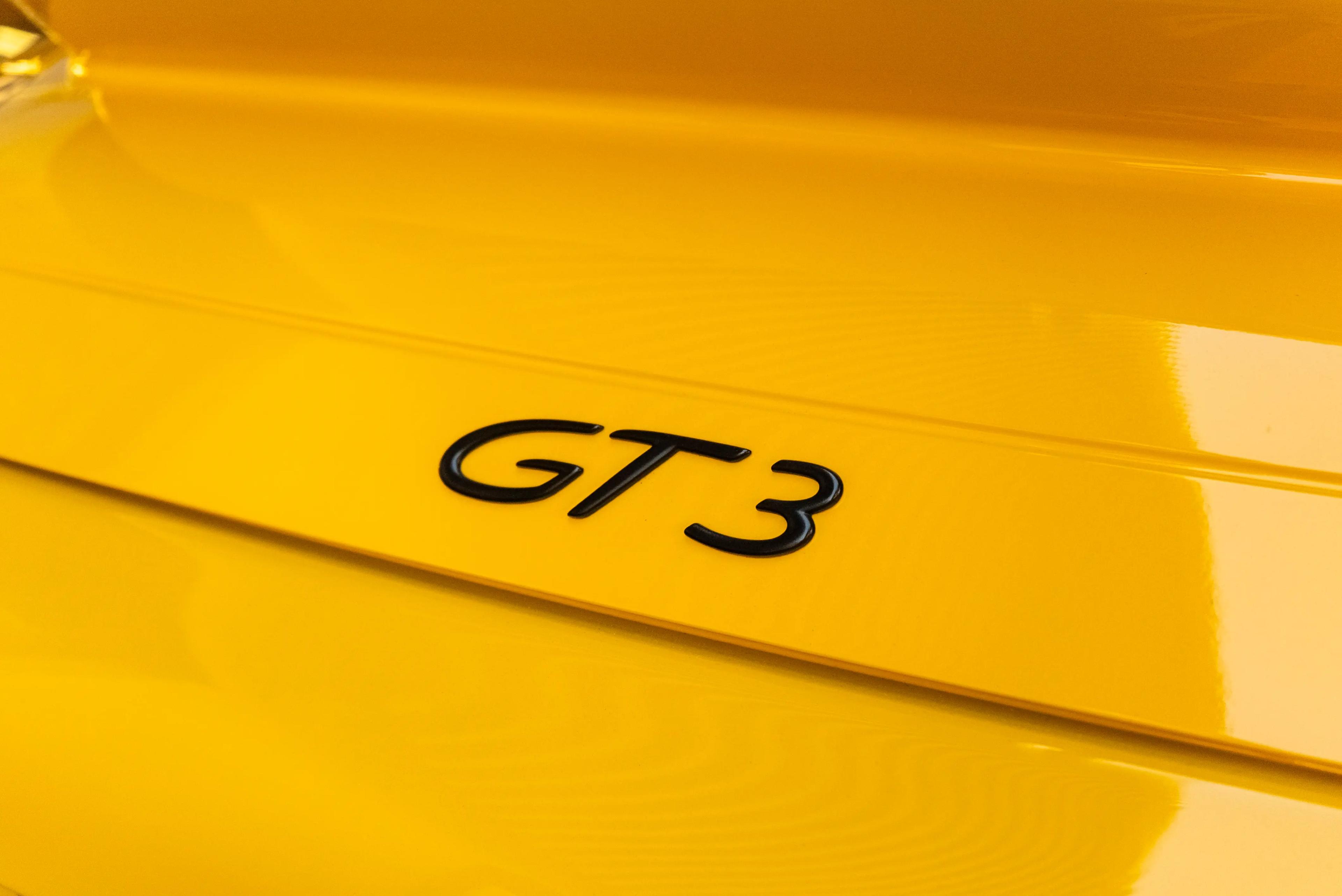 Yellow 996, photo 2