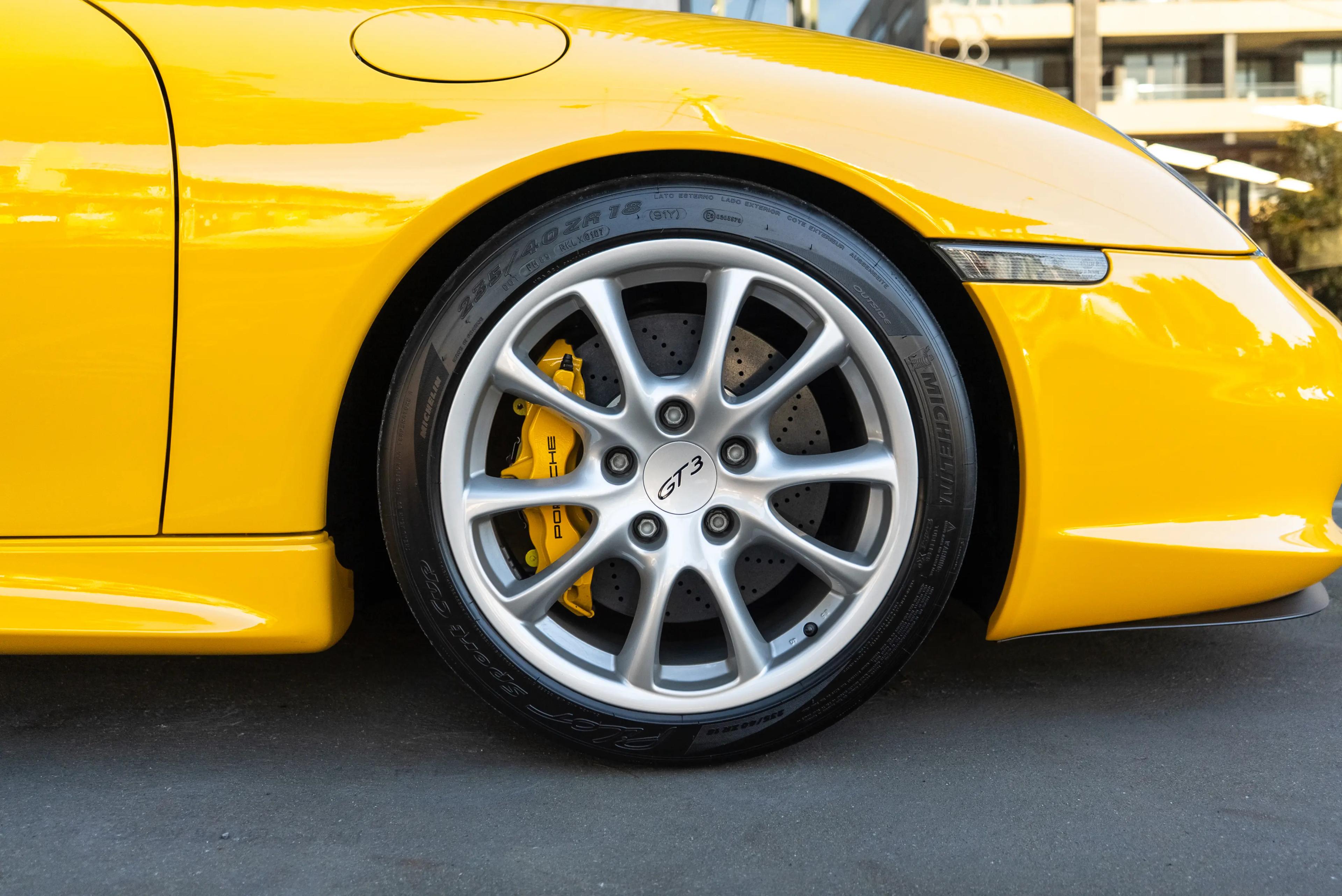 Yellow 996, photo 4