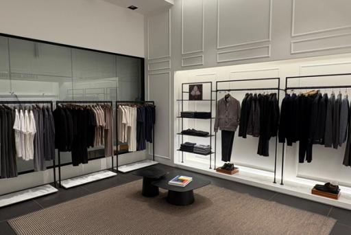 Roupas em Outlet