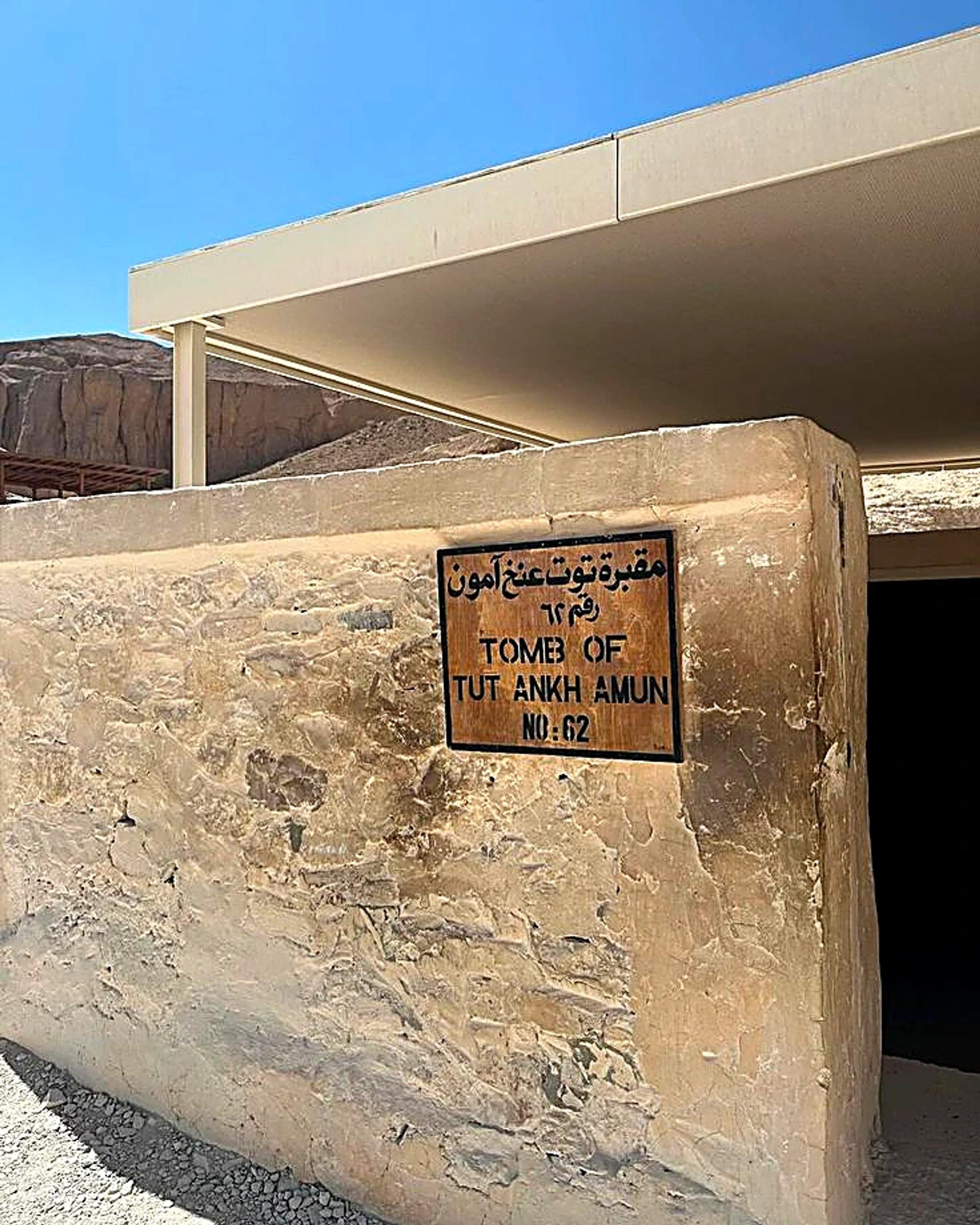 Hurghada to Luxor: Private East and West Bank Day Tour