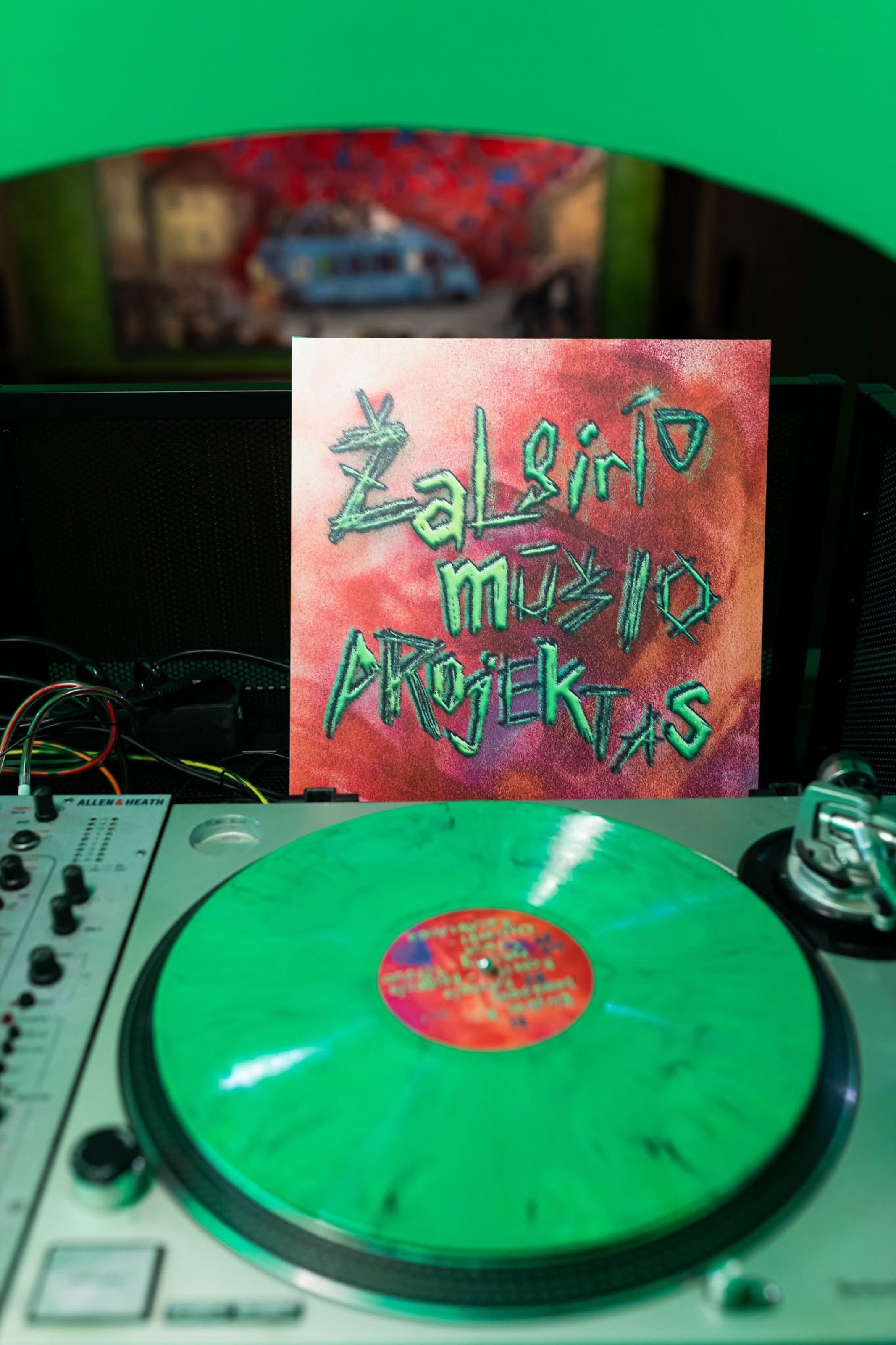 Žalgiris Battle Project vinyl sleeve and green record on a turntable
