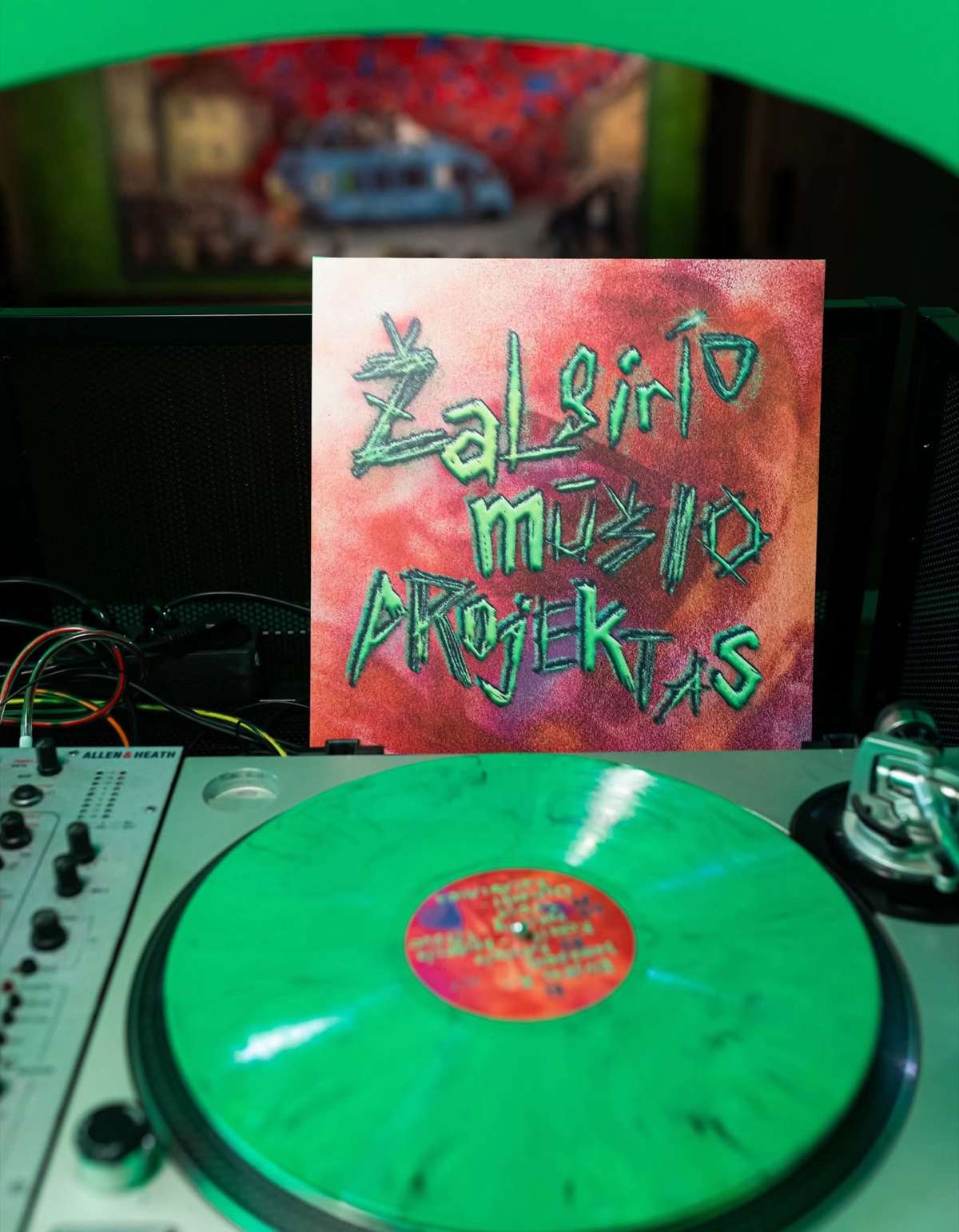 Žalgiris Battle Project vinyl sleeve and green record on a turntable