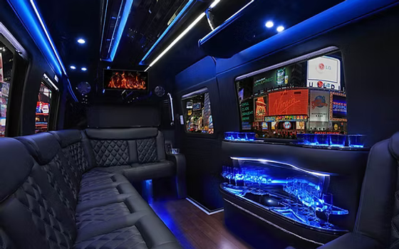 Make Every Moment Special: When to Use Grand Limousine for Airport Transfers
