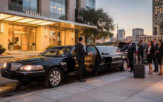 Limo Service Houston | 5-Star Luxury & Airport Transfers