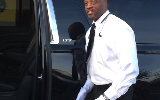 The Impact of Technology on the Future of Airport Car Service