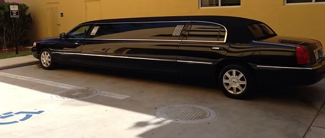 Luxury Limousine Service in Atlanta | Grand Limousine