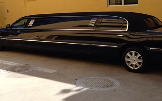 Luxury Limousine Service in Atlanta | Grand Limousine