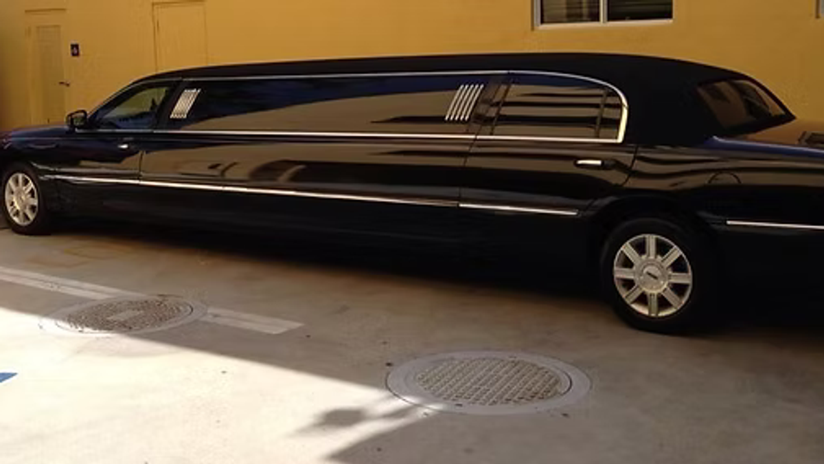 Luxury Limousine Service in Atlanta | Grand Limousine