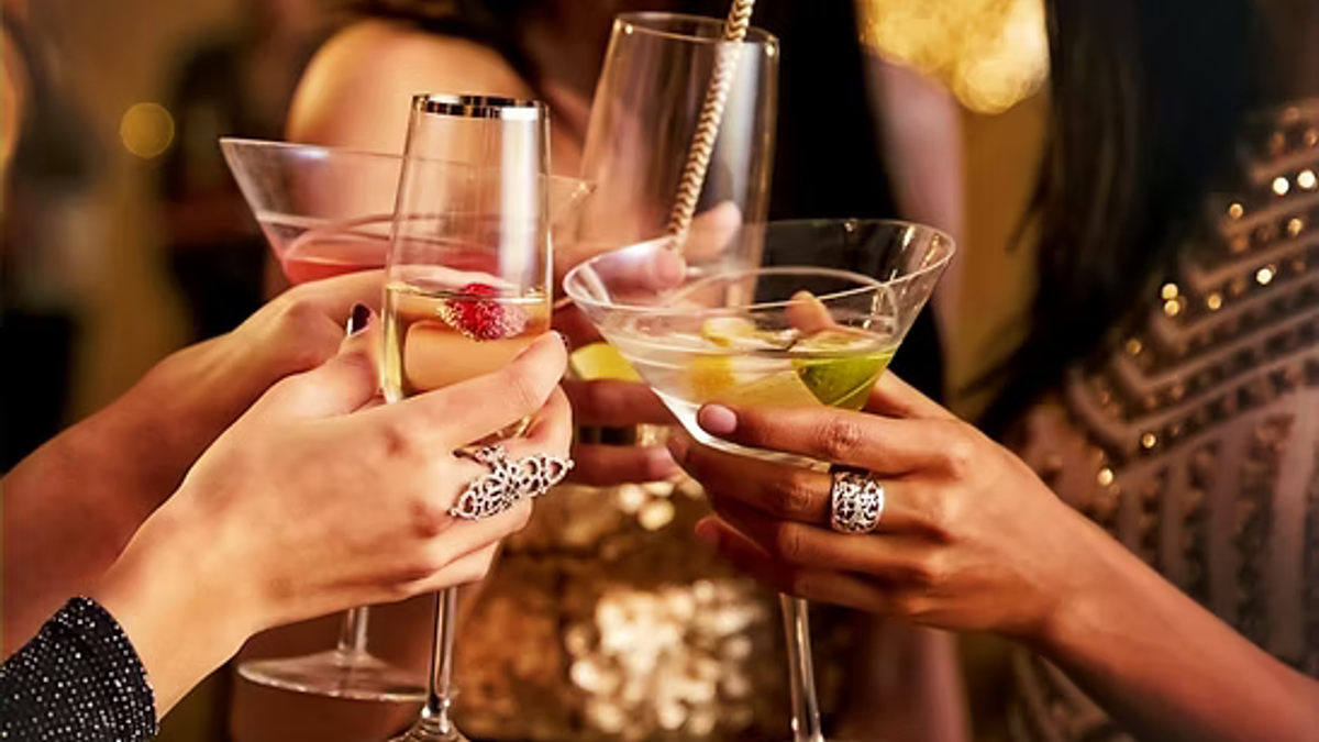 Top Reasons Why Grand Limousine Party Buses Are the Best Choice for Your Event