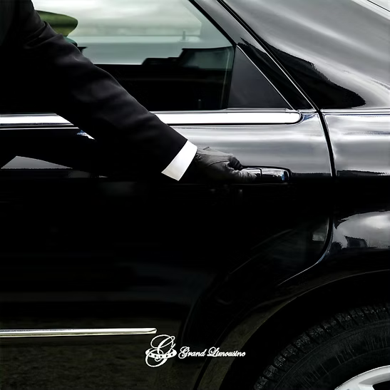 Luxury Unleashed: Explore the Tech Innovations in Limousine Travel