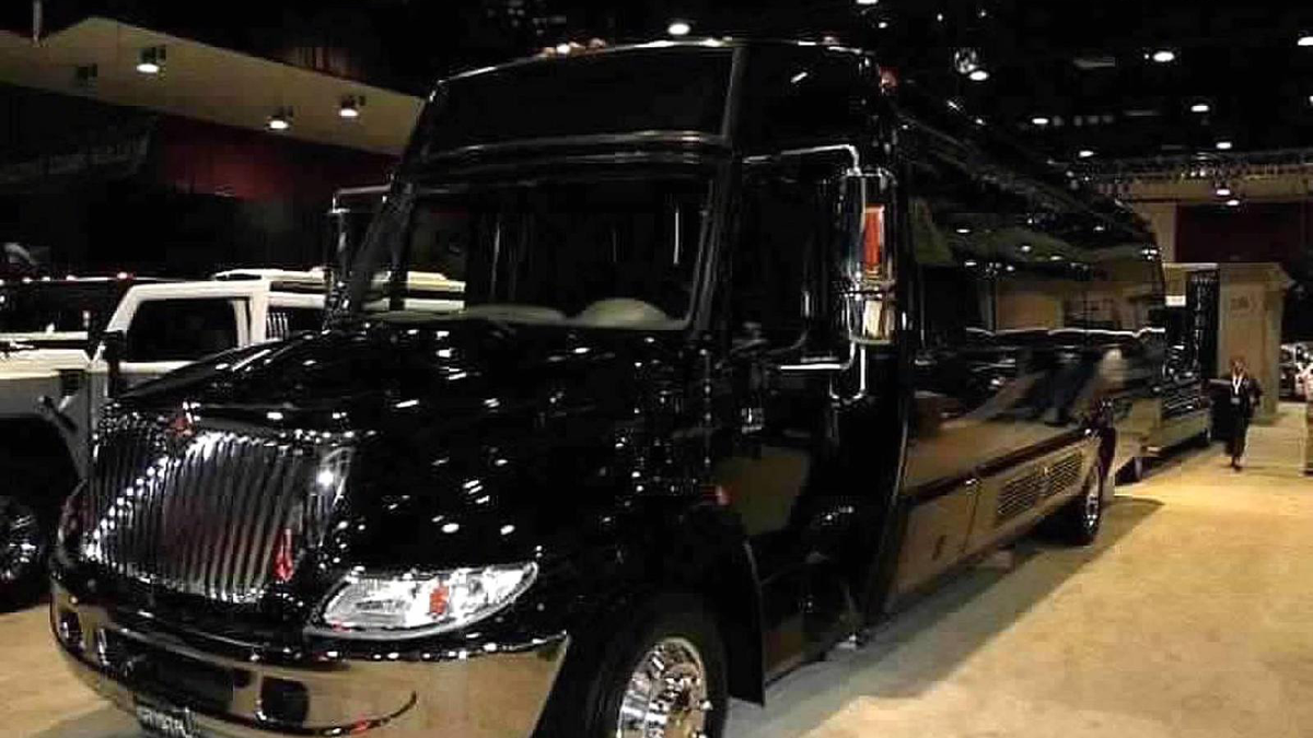 Grand Limousine Party Bus | Luxury Event Transportation