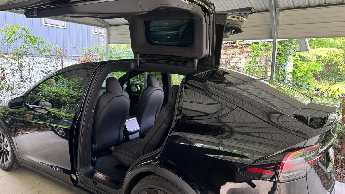 Beyond the Drive— The Unmistakable Art of a Professional Chauffeur