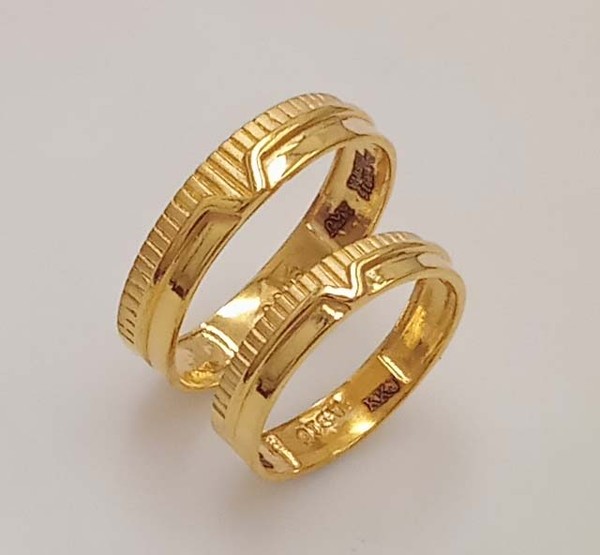 Gold ring